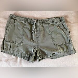 {Gap} Ladies Cargo Shorts